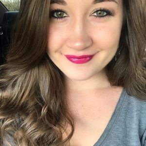 Meet your Posher, Carrieann